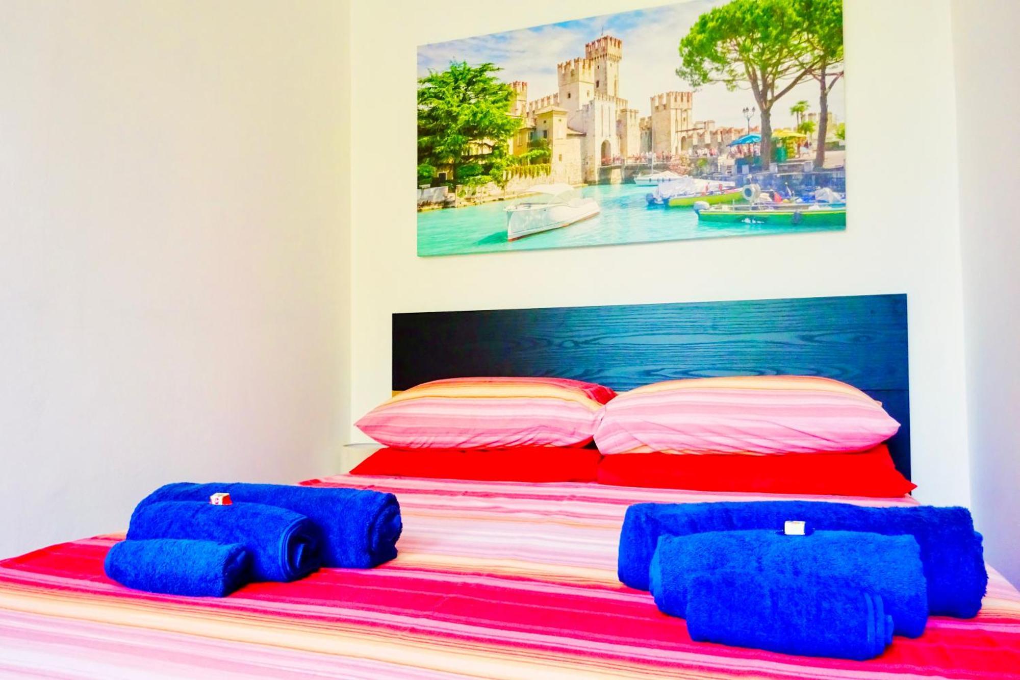 The Riva Apartment Sirmione Eksteriør billede